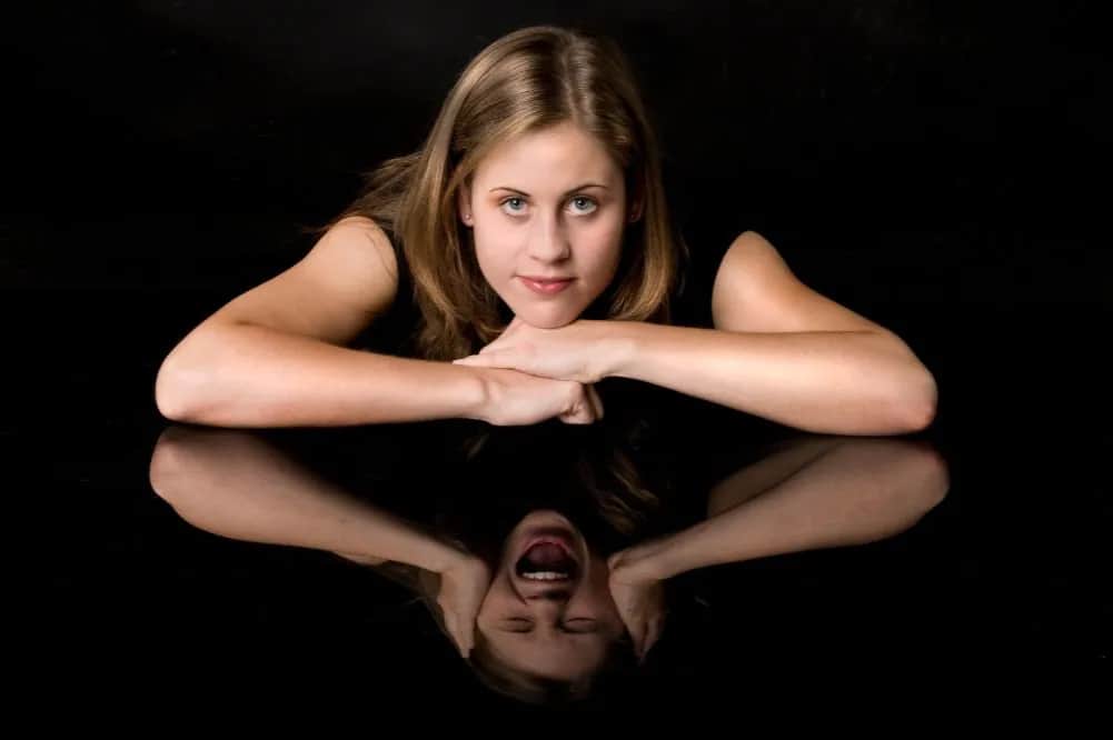 Rozszczepienie osobowości objawy – jak je rozpoznać i zrozumieć