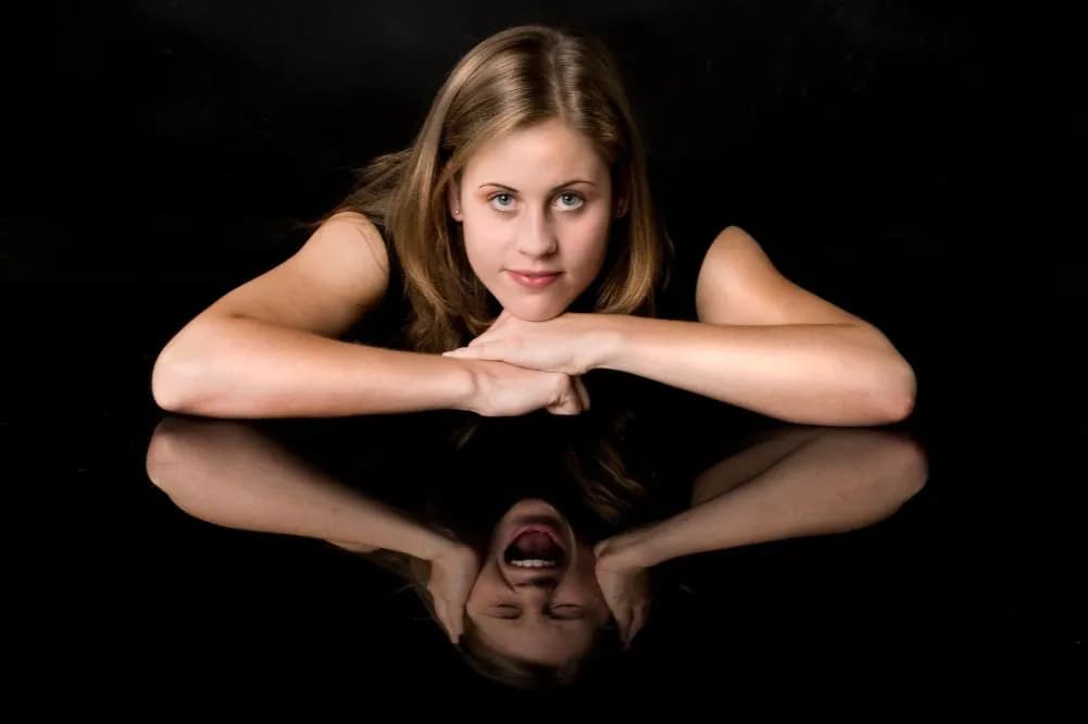 Rozszczepienie osobowości objawy – jak je rozpoznać i zrozumieć